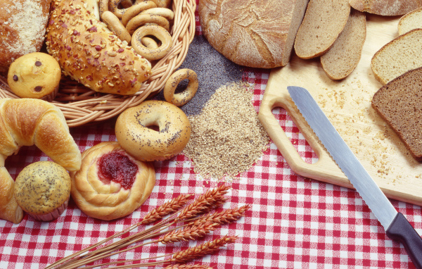 Свежий хлеб и булочки