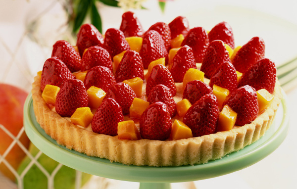 Вкусный пирог с клубникой