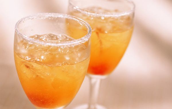 Сахар по краям бокала