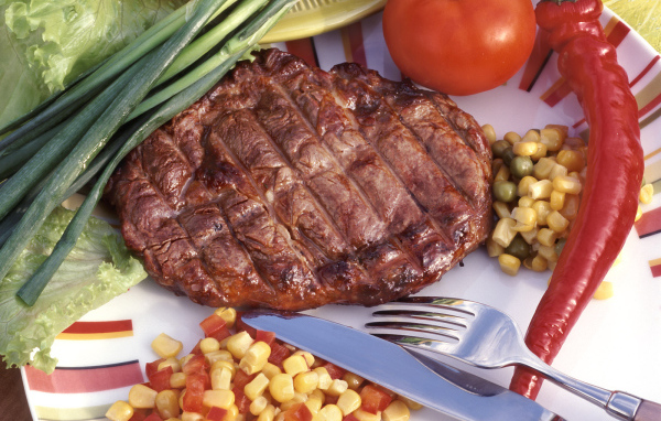 Отбивная с кукурузой