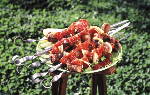 Блюдо с шашлыком барбекю