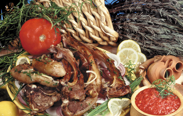 Жаренные ребра с томатом