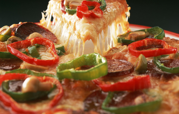 Горячая пицца с перцем