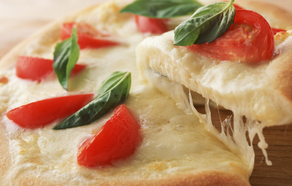 Пицца с томатом