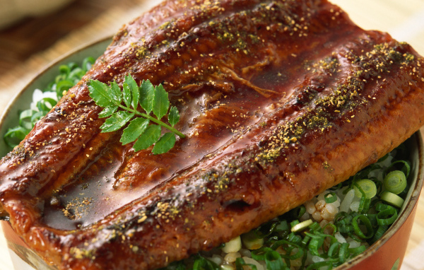 Рыба приправленная луком