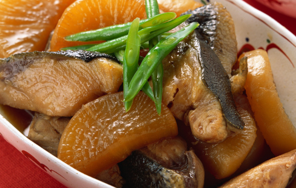 Рыбка с картошкой и фасолью