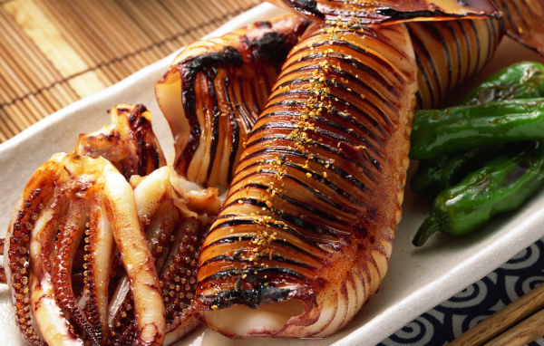 Осьминог приготовленный полностью