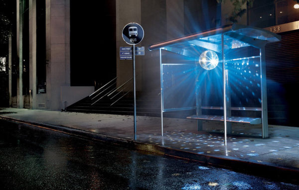 Тусовка на остановке