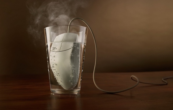 Мышка в стакане