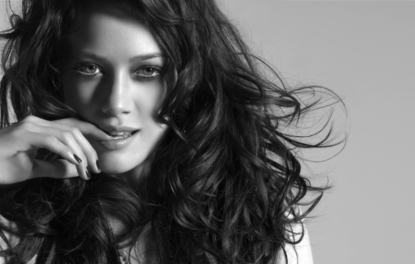 Загадочная девушка