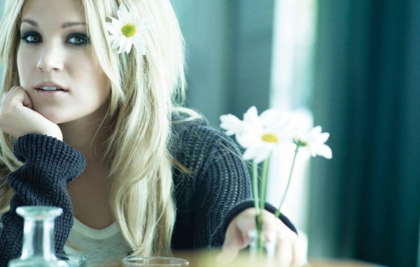 Девушка блондинка