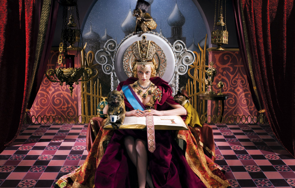 Женщина 8 Марта