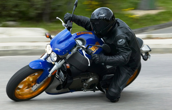 Черный гонщик