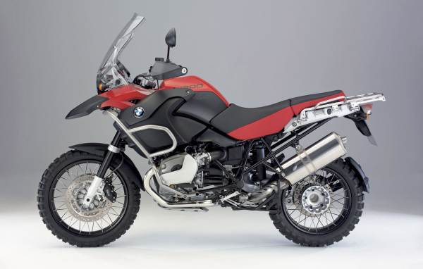 Мотоцикл BMW / Байк BMW вид слева