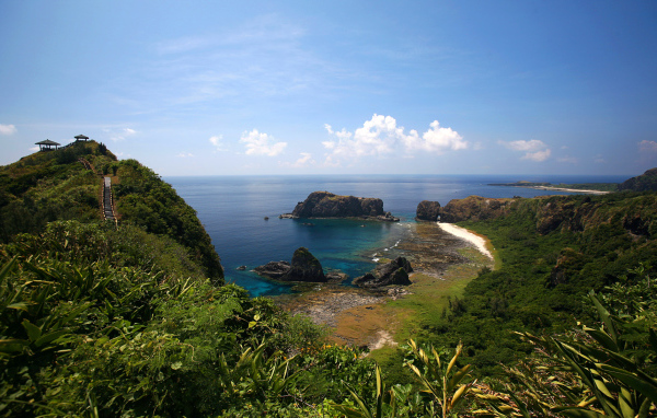 Красивый остров