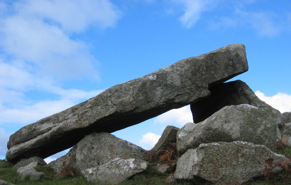 Плоский камень