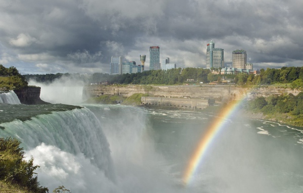 Радуга у водопада
