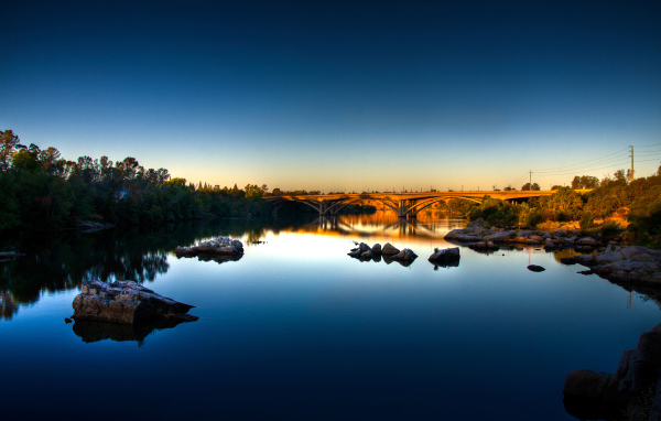 Мост через реку