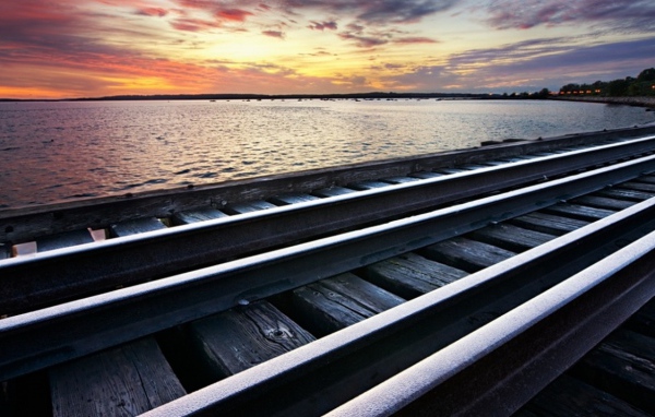 Рельсы шпалы