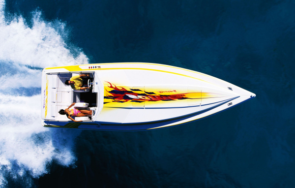 Поездка на моторном катере