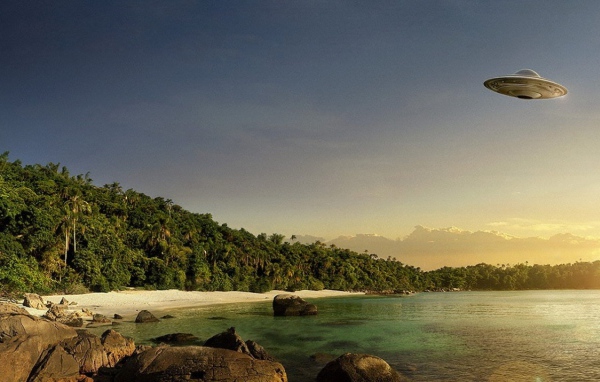 НЛО над пляжем