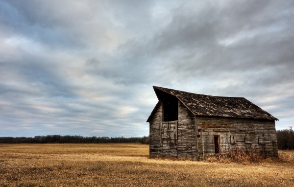 Сарай в поле
