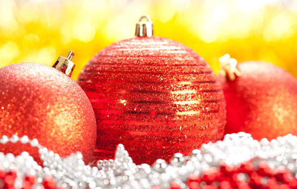 Декоративные шарики на елку