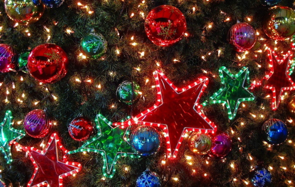 Гирлянда на елке