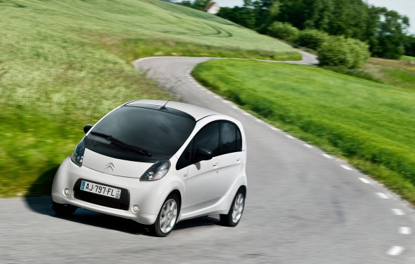 Ситроен C-Zero за городом