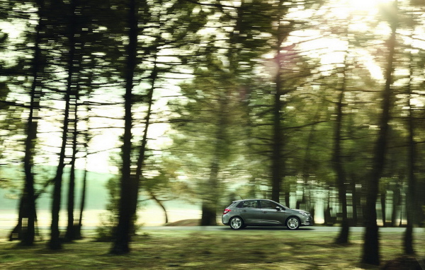 Ситроен С4 в движении