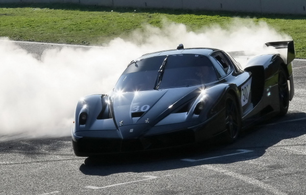 Феррари FXX на гонке