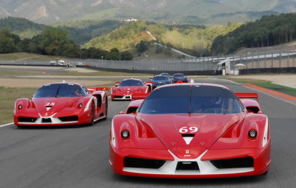 Гоночный Феррари FXX