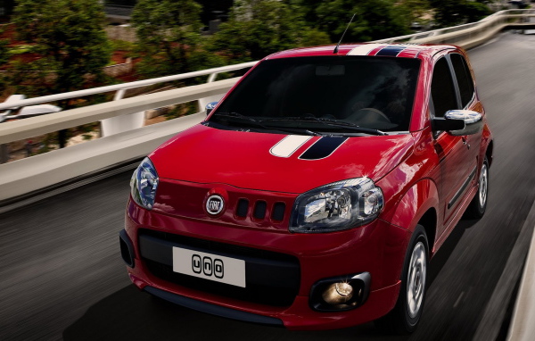Фиат Уно в красном цвете