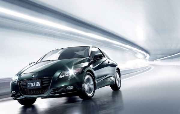 Honda CR-Z в туннеле