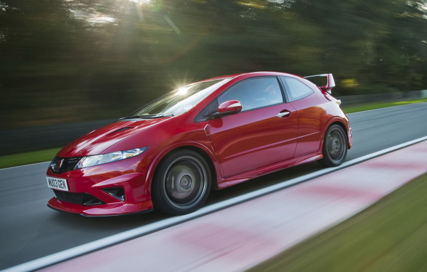 Honda Civic Type-R движение в радость