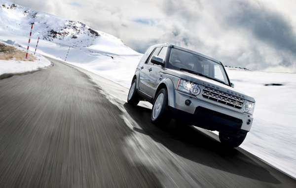 Land Rover Discovery на трассе