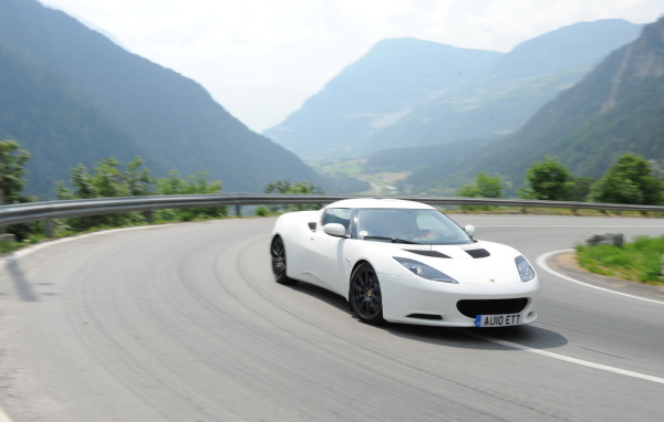 White Lotus-Evora
