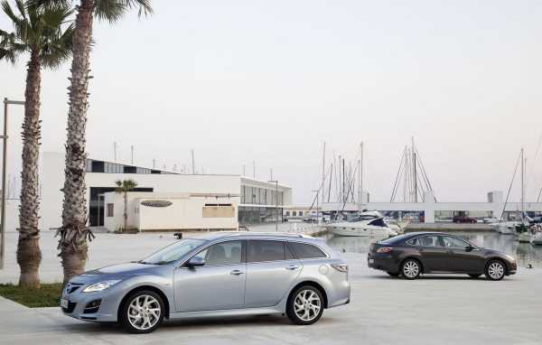 Стремительная Мазда 6 универсал