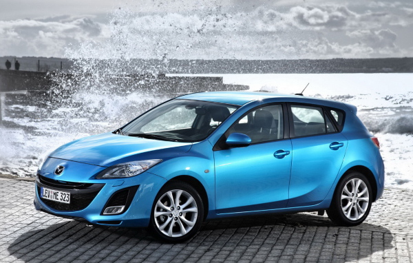 Mazda 3 Hatchback на пристани