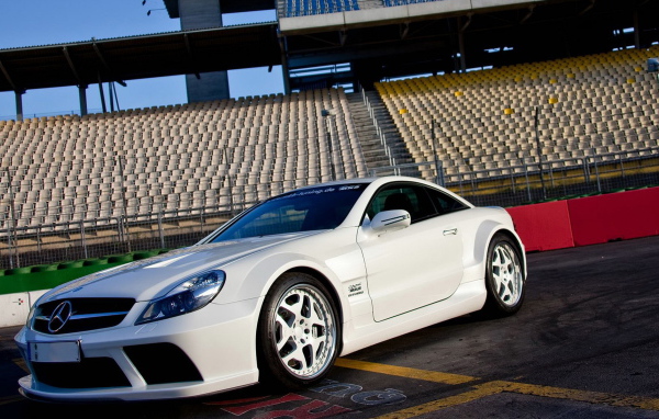 New Mercedes-Benz-SL-65-AMG