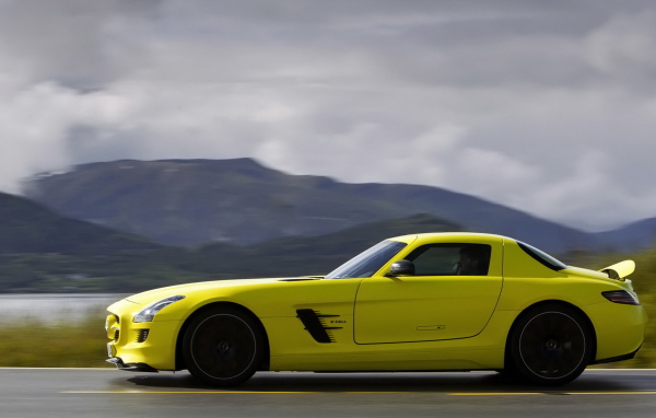 Мерседес Бенц SLS-AMG
