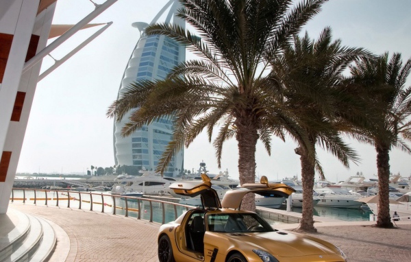 Мерседес Бенс SLS AMG