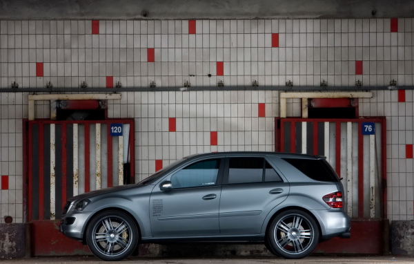 Мерседес Бенц МЛ 500 Ураниум в боксе