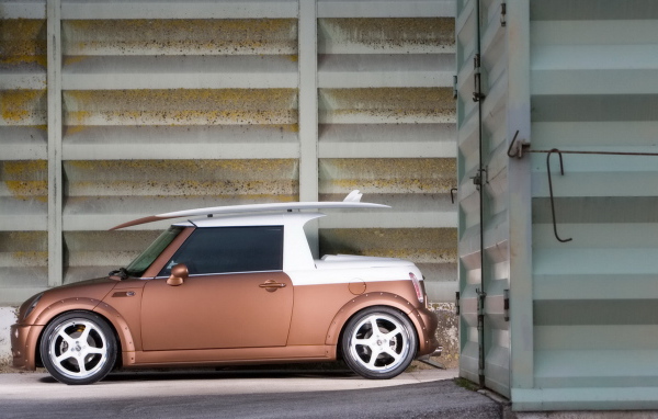 Parotech Pioneer Mini среди контейнеров