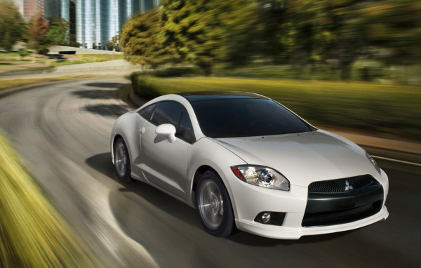 белый Митсубиши Эклипс