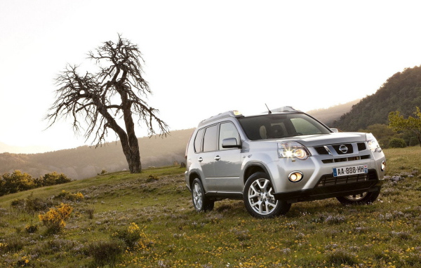 Компактный Внедорожник Ниссан X-Trail 2011