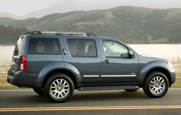 роскошный Ниссан Патфайндер