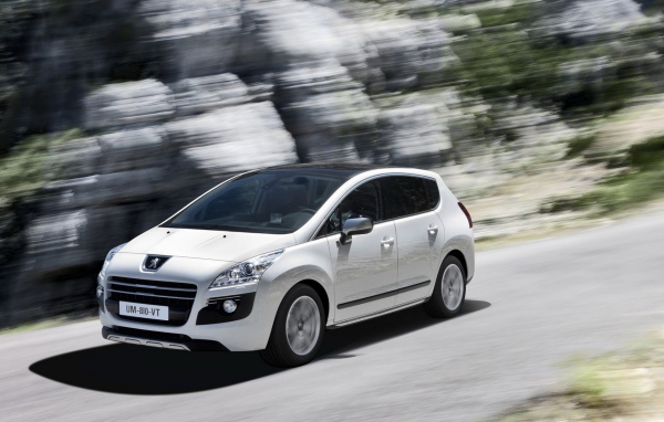 Новый Пежо 3008 Гибрид