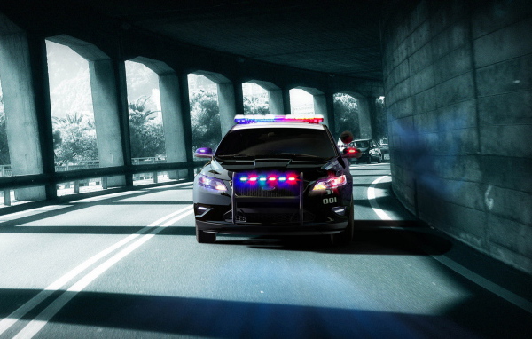 Ford Police Interceptor Concept в туннеле