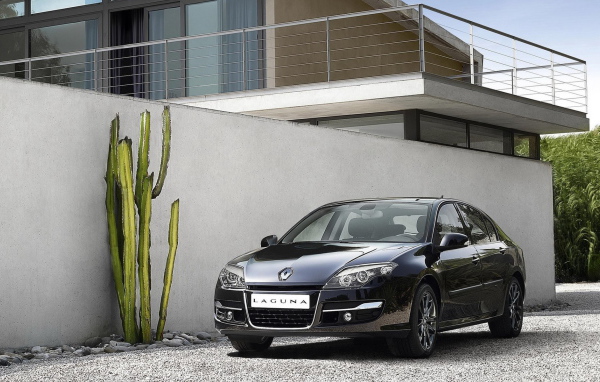 Рено Лагуна 2011